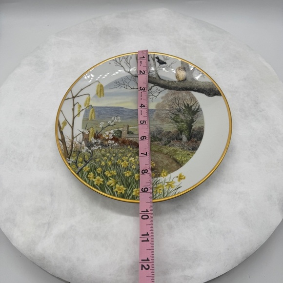 Limited Edition Decorative Plate with Scenic Landscape Design by Peter Barrett - Picture 3 of 6
